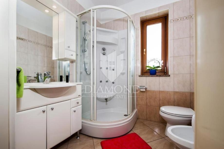 Santa Eufemia Rovinj 10Min Walk To City & Free Garage Parking Apartment Екстериор снимка